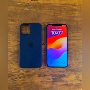 iPhone 12 - 64GB (unlocked) + Apple phone case blue